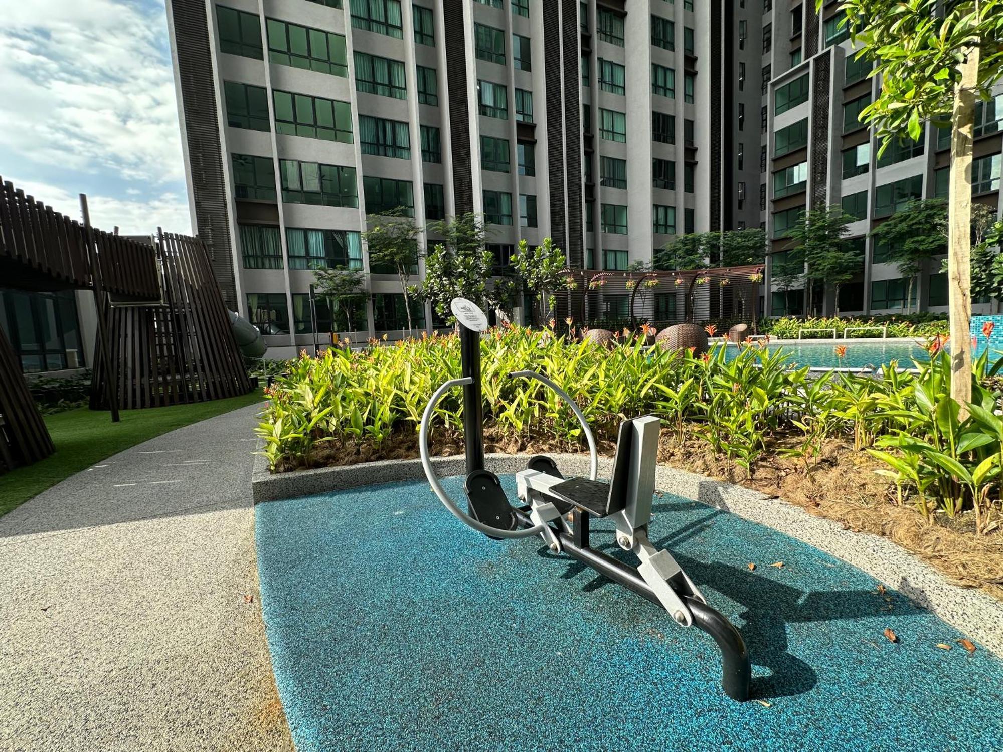 Kl Pantai Bangsar South 3br 6-11 Pax Next To Npe Kuala Lumpur